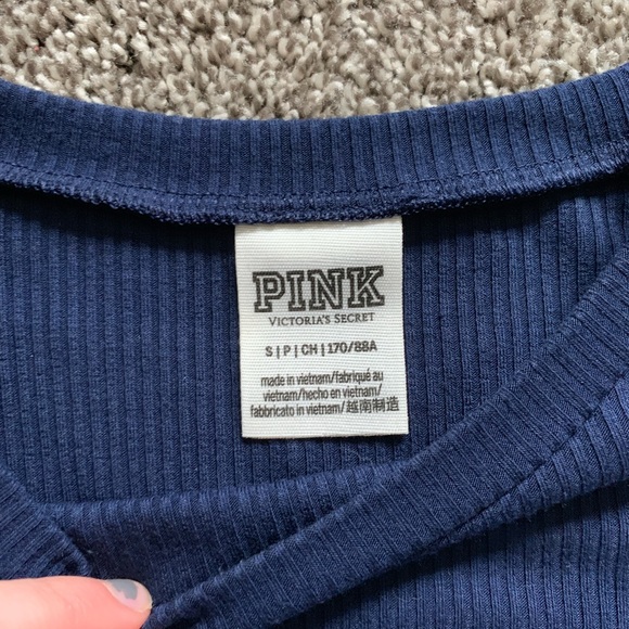 PINK Ribbed Crop Top. - Picture 2 of 4